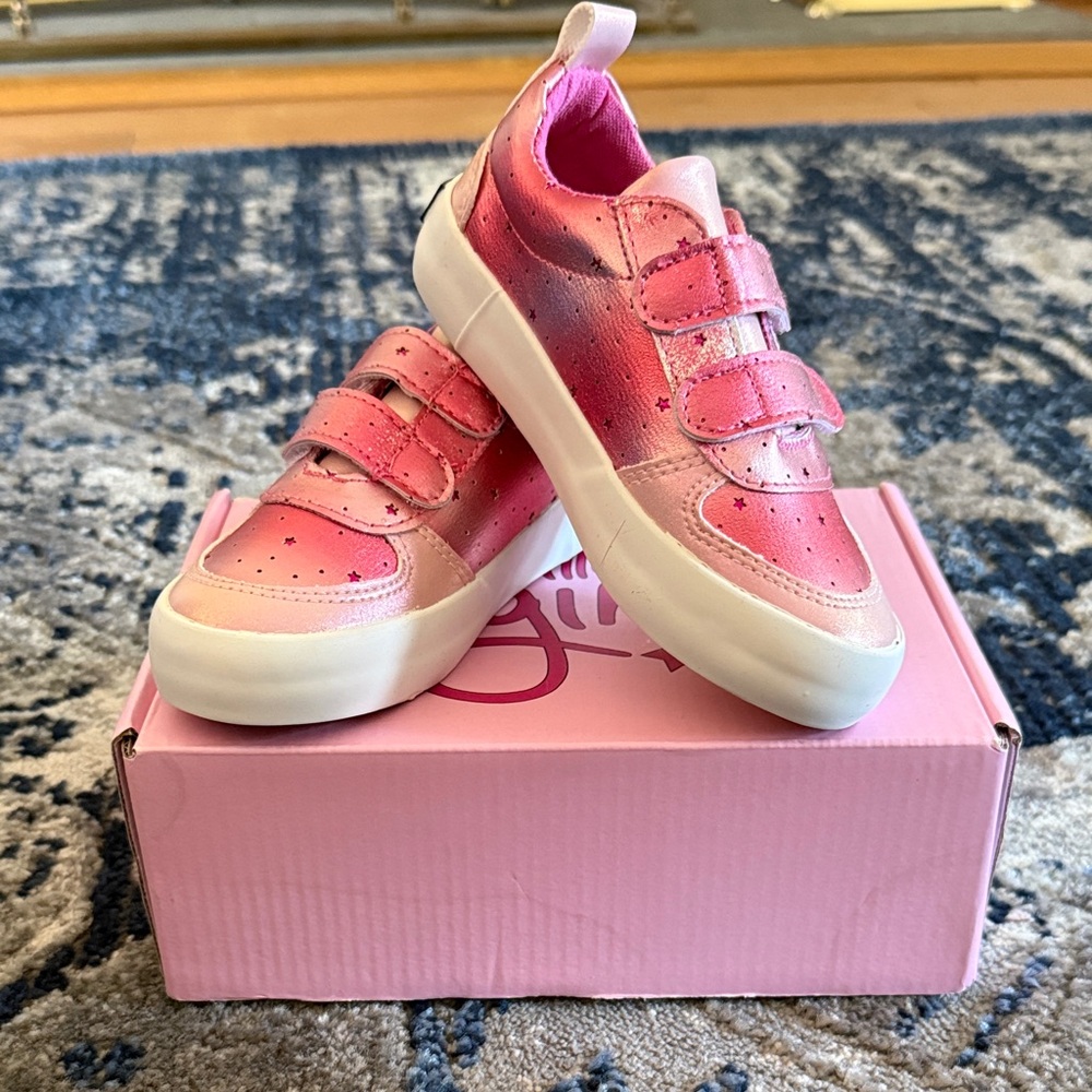NWT Toddler girls Pink Sparkle Velcro Sneakers